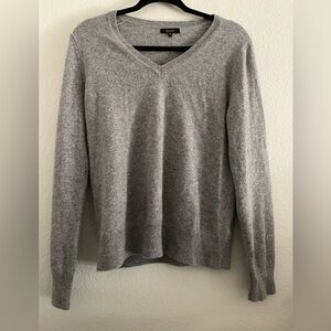 Quince Cashmere Sweater Gray V Neck Preppy Classic M